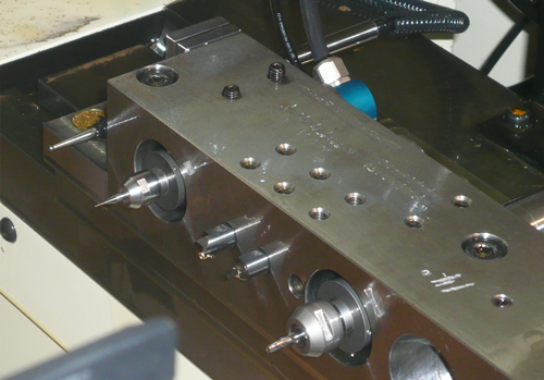 <a href='/zouxinjigaopinx.htm' class='keys' title='点击查看关于高频铣的相关信息' target='_blank'>高频铣</a>BM-325安装图.png