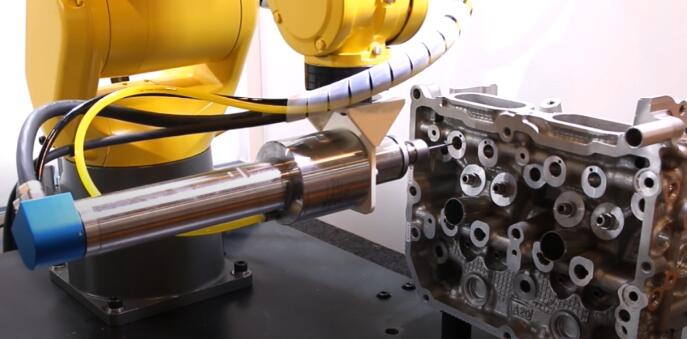 高速去毛刺<a href='gaosuzhuzhou.htm' class='keys' title='点击查看关于电主轴的相关信息' target='_blank'>电主轴</a>彩博888.jpg