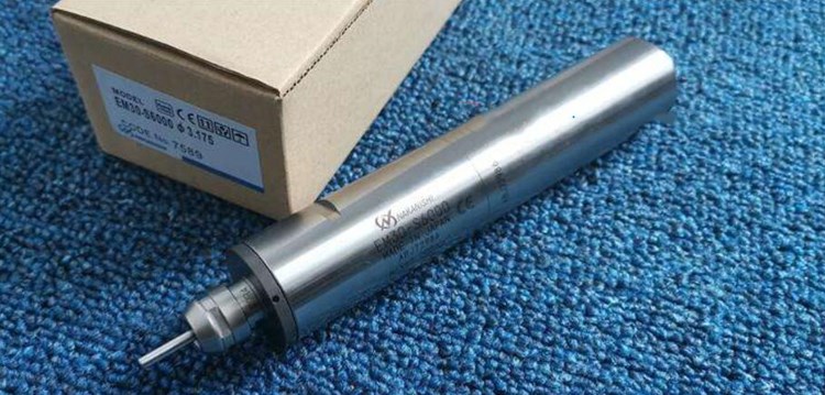 切绘机电主轴.jpg 切绘机<a href='gaosuzhuzhou.htm' class='keys' title='点击查看关于电主轴的相关信息' target='_blank'>电主轴</a>.jpg