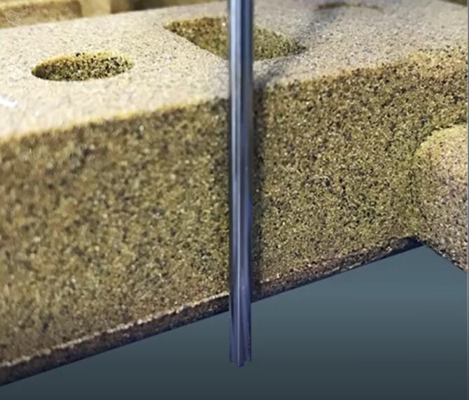 砂芯中子去毛边.jpg 砂芯中子去毛边.jpg