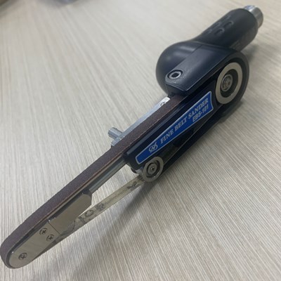 EBS-101砂带<a href='/damoji.htm' class='keys' title='点击查看关于打磨机的相关信息' target='_blank'>打磨机</a>.jpg EBS-101砂带<a href='/damoji.htm' class='keys' title='点击查看关于打磨机的相关信息' target='_blank'>打磨机</a>.jpg