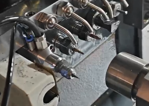 中聪走心机背轴加装高频铣.png 中聪走心机背轴加装高频铣.png