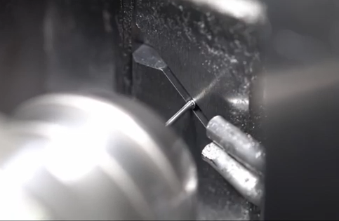 手机缝合针钻孔.png 手机缝合针钻孔.png